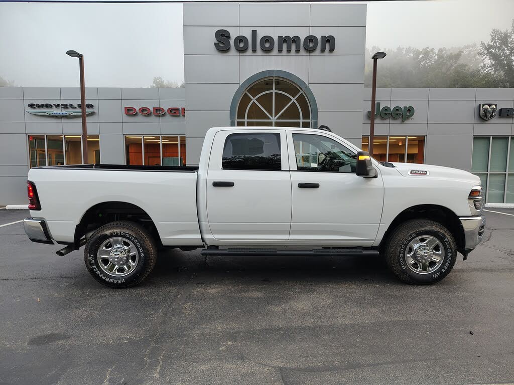 2026 RAM 2500 Tradesman Crew Cab 4WD