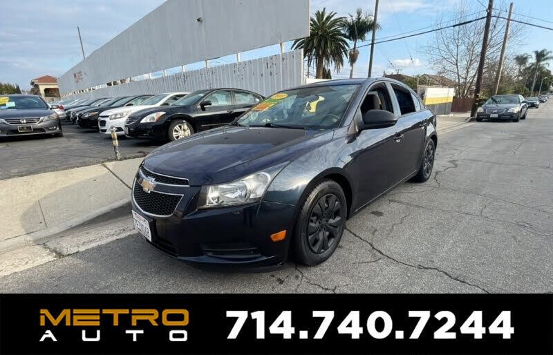 2014 Chevrolet Cruze LS Sedan FWD
