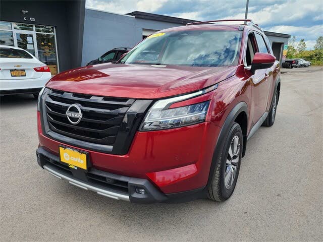 2022 Nissan Pathfinder SL 4WD