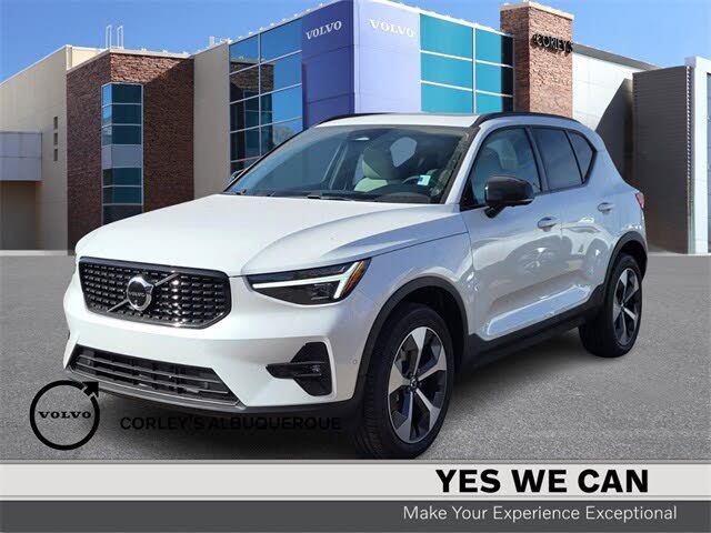 2025 Volvo XC40 B5 Plus Dark Theme AWD
