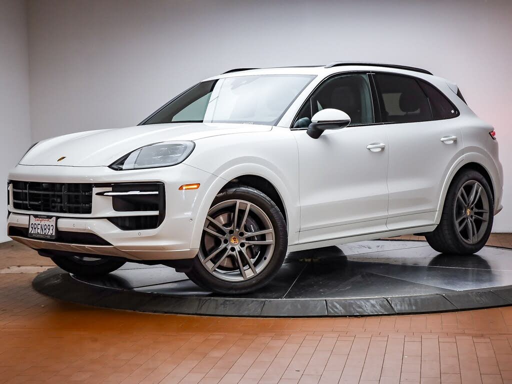 2025 Porsche Cayenne AWD