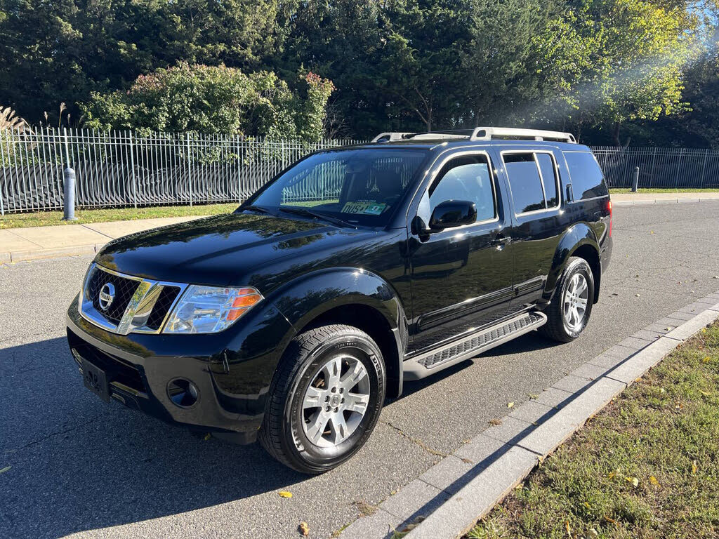 2010 Nissan Pathfinder SE 4WD