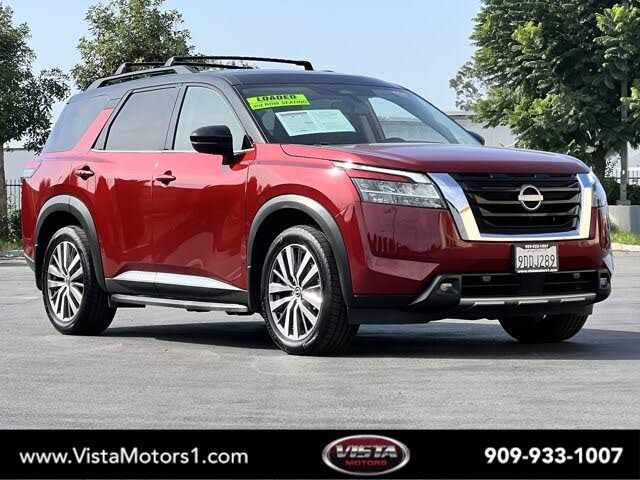 2022 Nissan Pathfinder Platinum FWD
