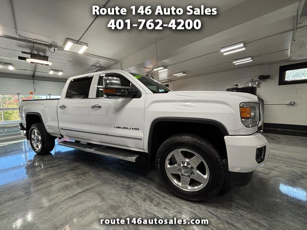 2015 GMC Sierra 3500HD Denali Crew Cab LB DRW 4WD