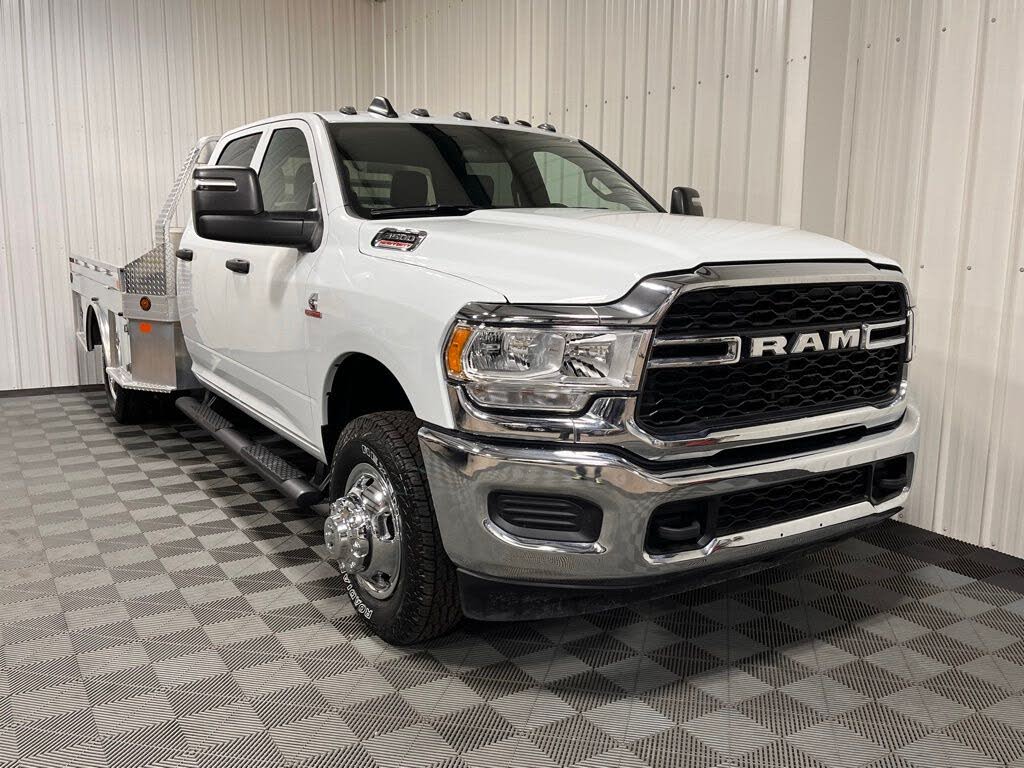 2024 RAM 3500 Chassis Tradesman Crew Cab LB DRW 4WD