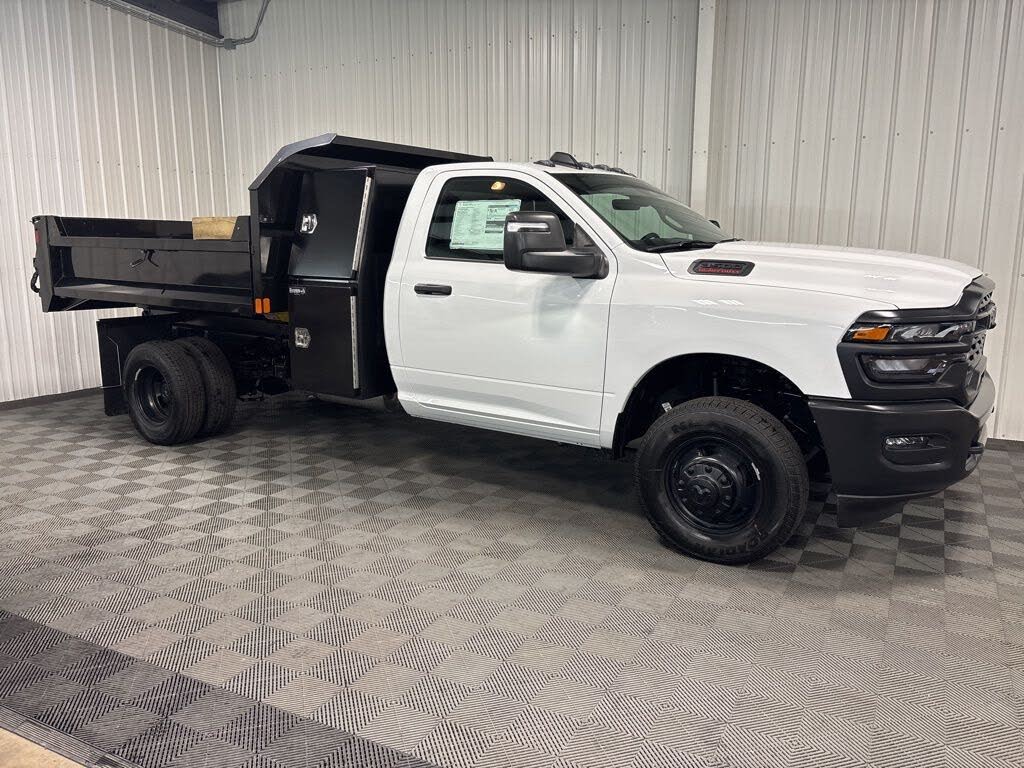 2026 RAM 3500 Chassis Tradesman Regular Cab LB DRW 4WD