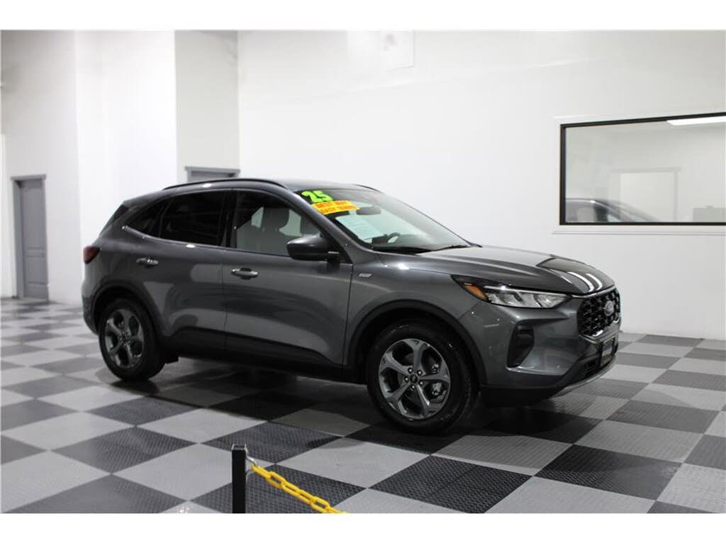 2025 Ford Escape ST-Line FWD