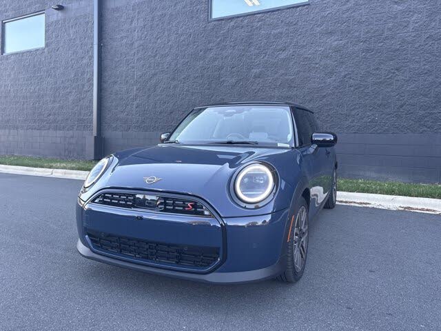2025 MINI Cooper S Signature Trim 2-door Hatchback