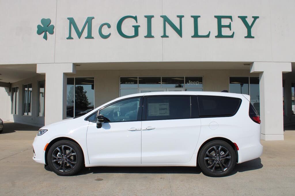 2026 Chrysler Pacifica Select FWD