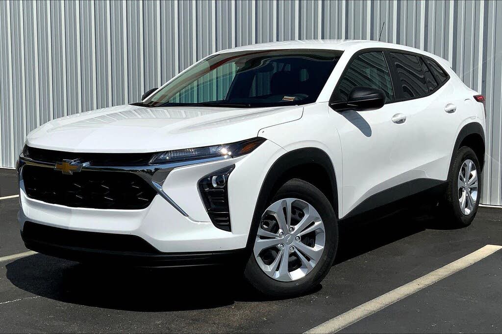 2025 Chevrolet Trax LS FWD