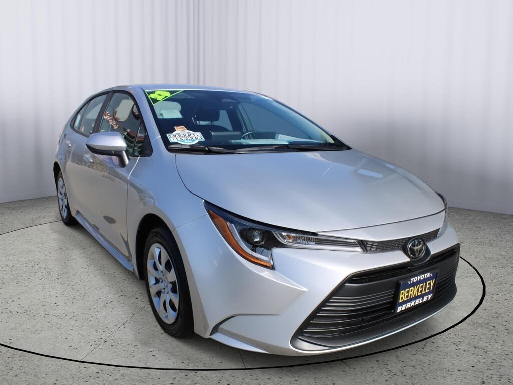 2025 Toyota Corolla LE FWD