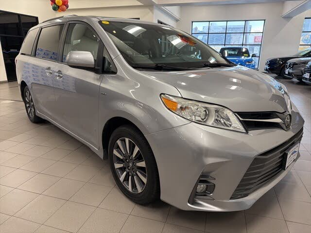 2018 Toyota Sienna XLE 7-Passenger AWD
