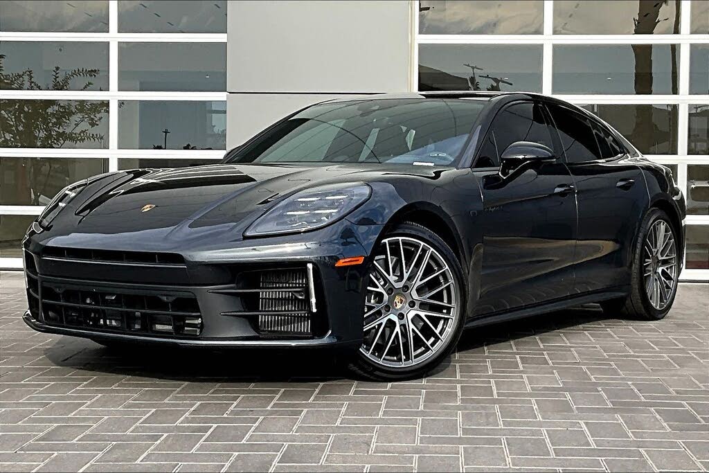 2025 Porsche Panamera 4 AWD