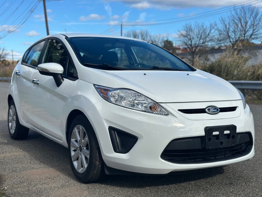 2013 Ford Fiesta SE Hatchback