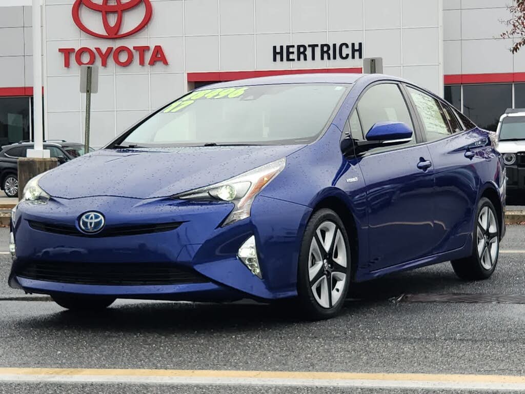 2017 Toyota Prius Three Touring FWD