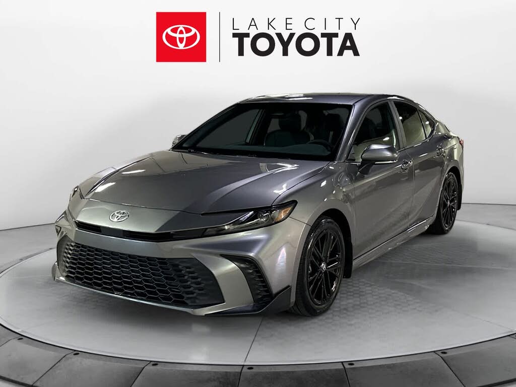 2026 Toyota Camry SE FWD