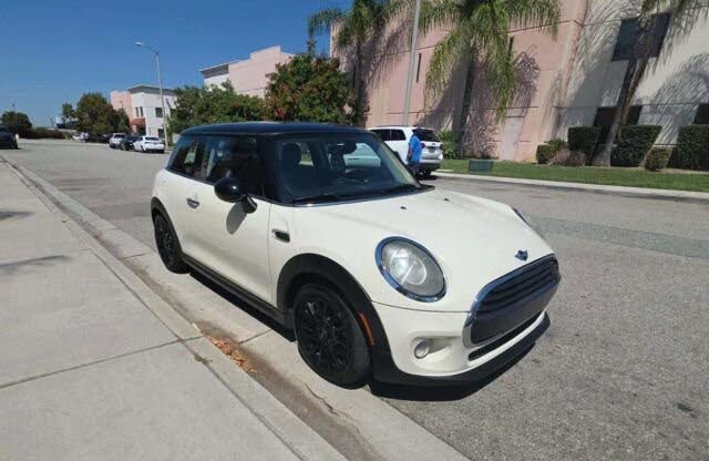 2017 MINI Cooper 2-Door Hatchback FWD