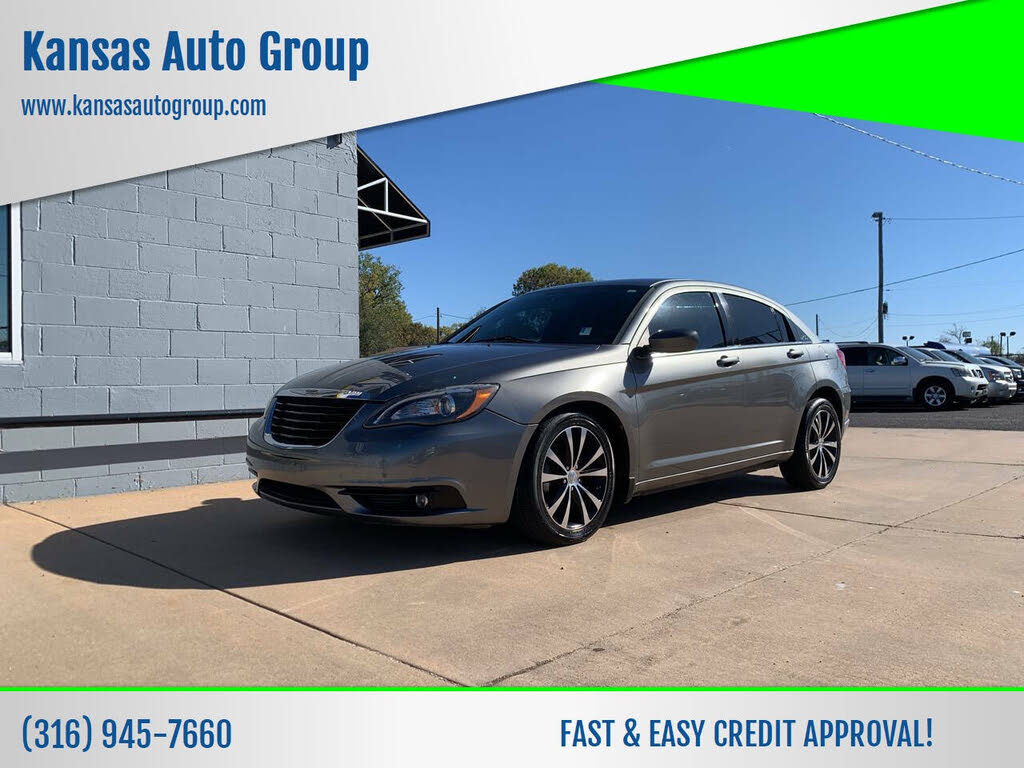 2011 Chrysler 200 S Sedan FWD