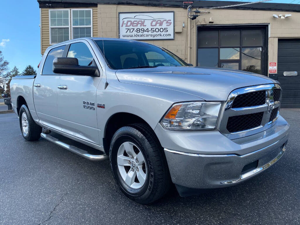 2017 RAM 1500 SLT Crew Cab 4WD