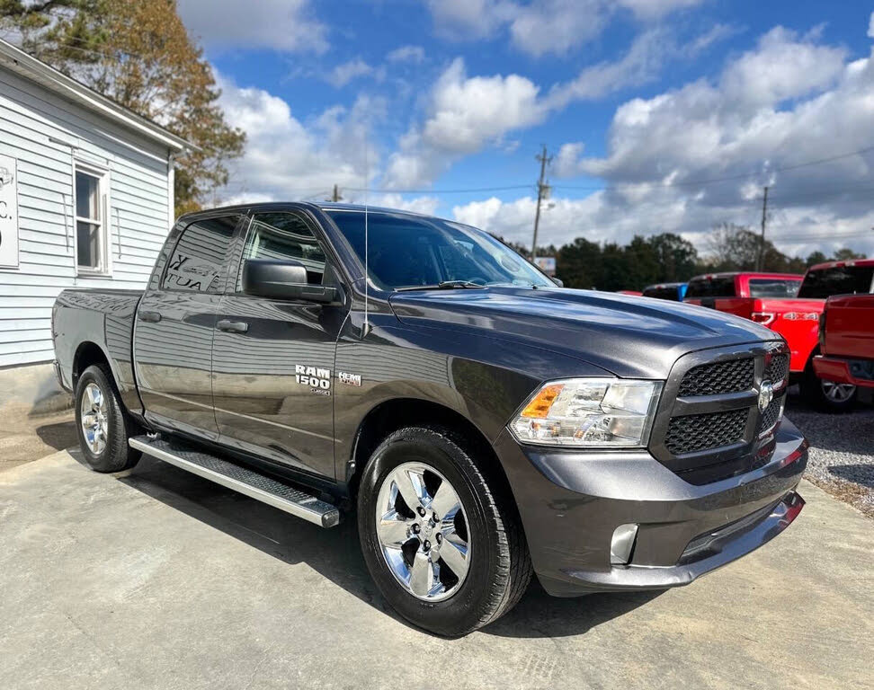 2019 RAM 1500 Classic Express Crew Cab RWD