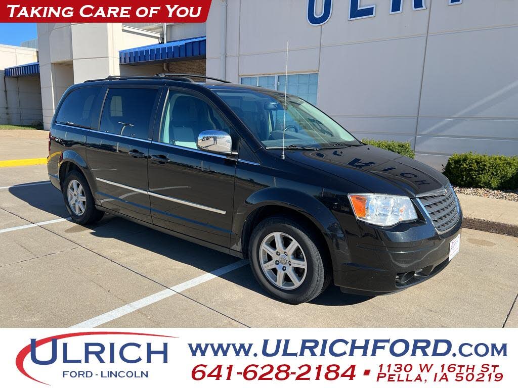 2010 Chrysler Town & Country Touring Plus FWD