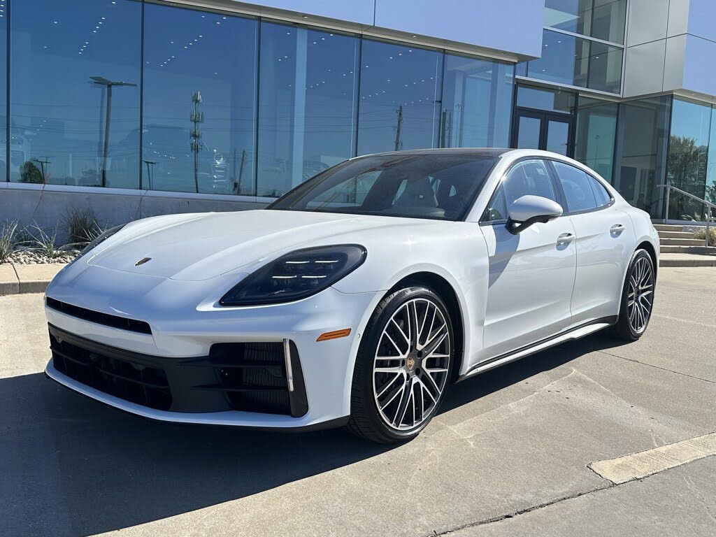 2026 Porsche Panamera 4 AWD