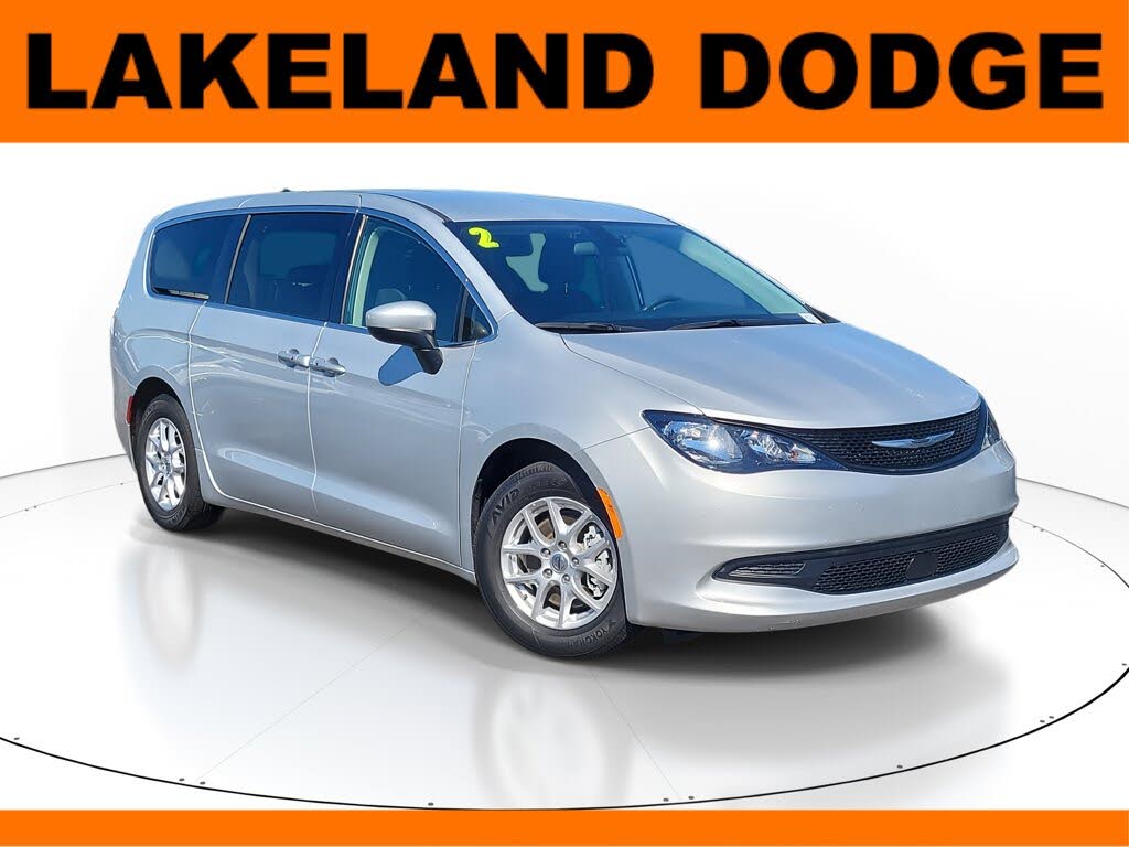 2022 Chrysler Voyager LX FWD