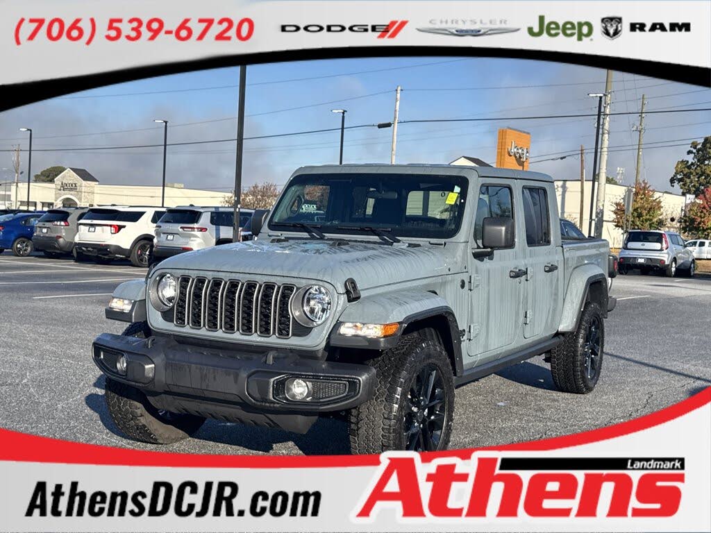 2025 Jeep Gladiator NightHawk Crew Cab 4WD