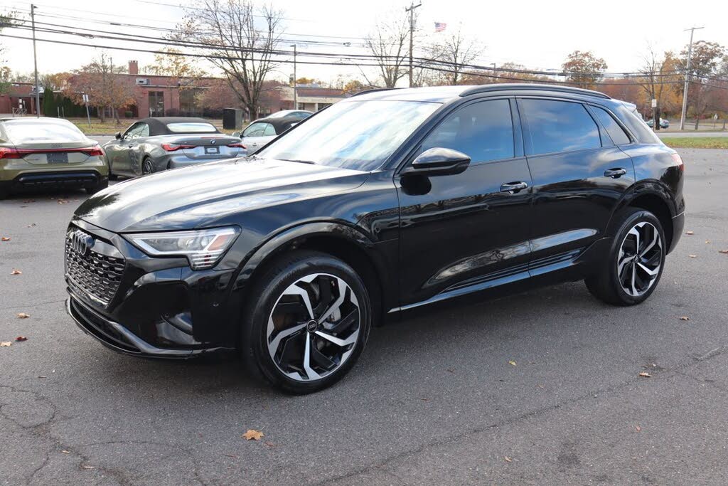 2024 Audi Q8 e-tron quattro Premium Plus AWD