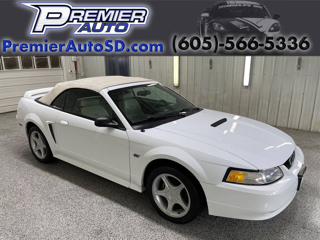 2000 Ford Mustang GT Convertible RWD