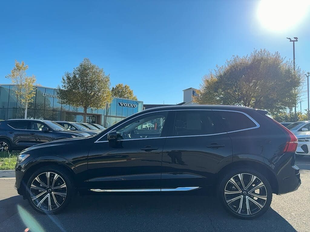 2023 Volvo XC60 B5 Ultimate Bright Theme FWD