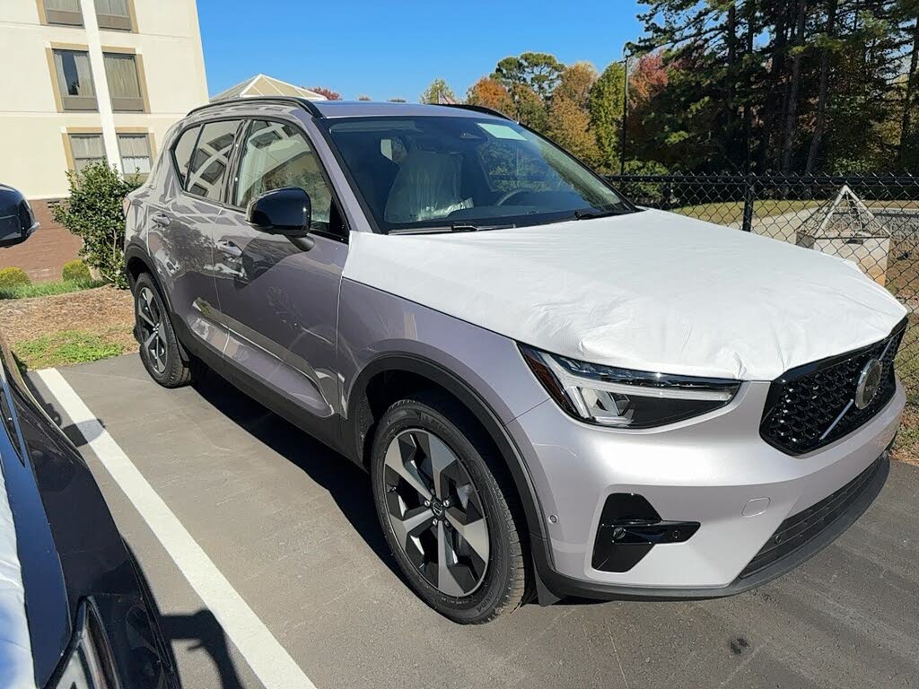2026 Volvo XC40 B4 Plus FWD
