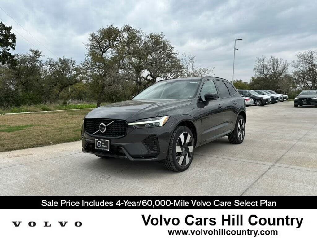 2024 Volvo XC60 Recharge T8 Plus Dark Theme eAWD