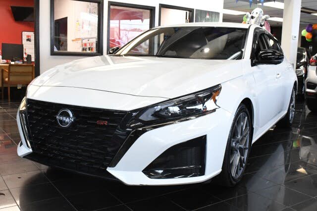 2024 Nissan Altima 2.0 SR FWD