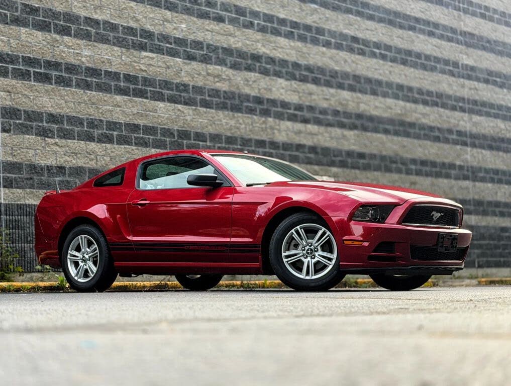 2013 Ford Mustang V6 Coupe RWD