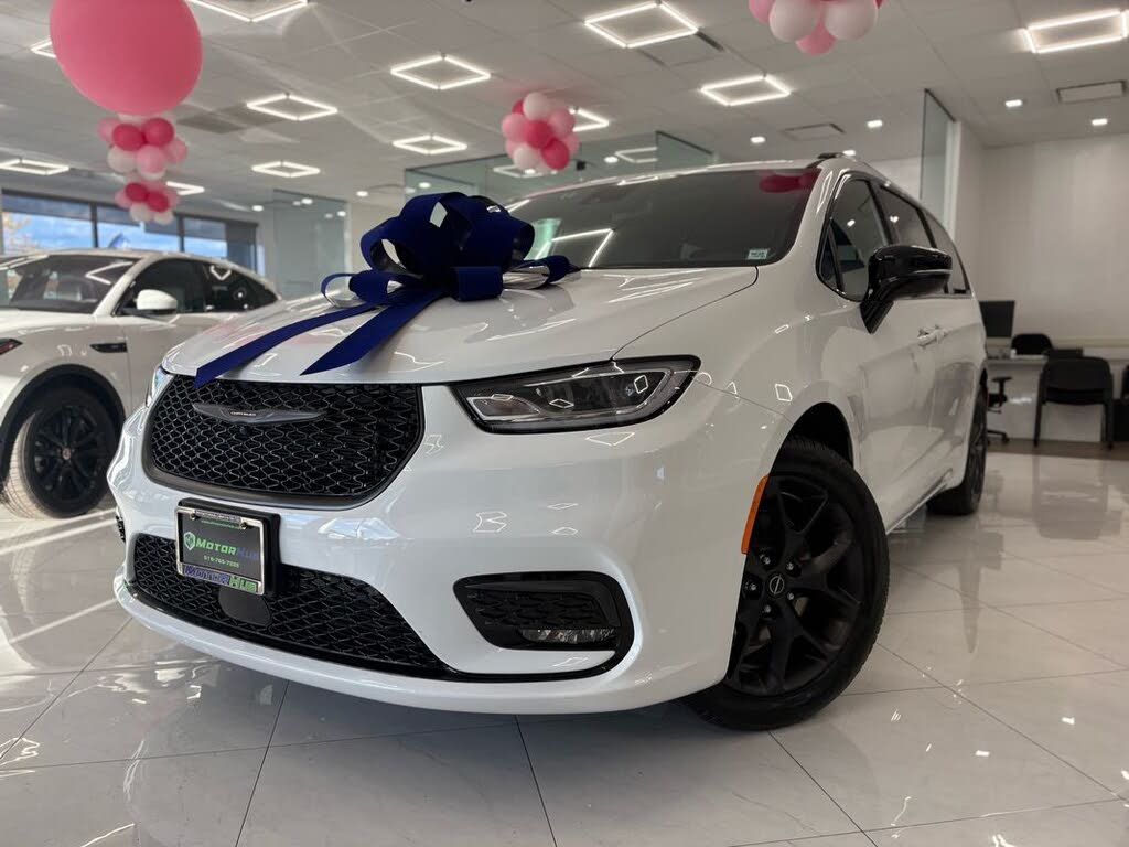 2026 Chrysler Pacifica Limited FWD