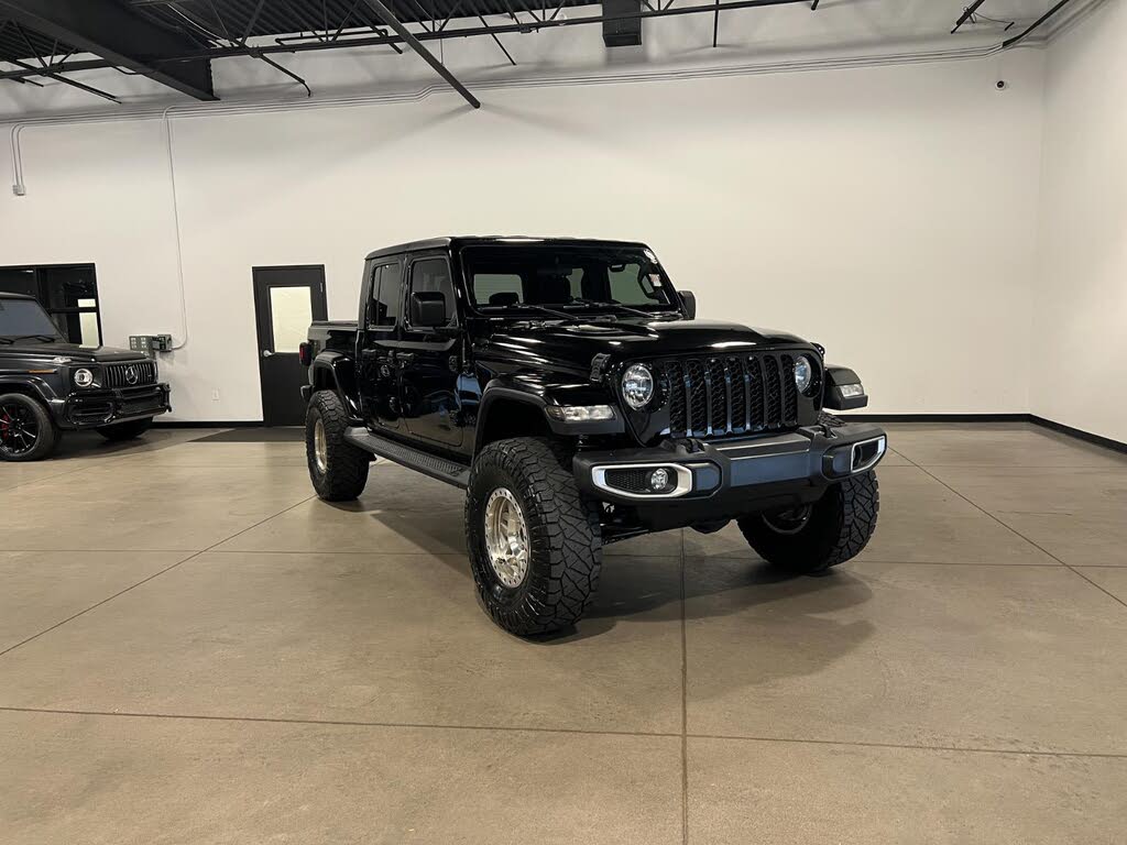 2020 Jeep Gladiator Sport S Crew Cab 4WD