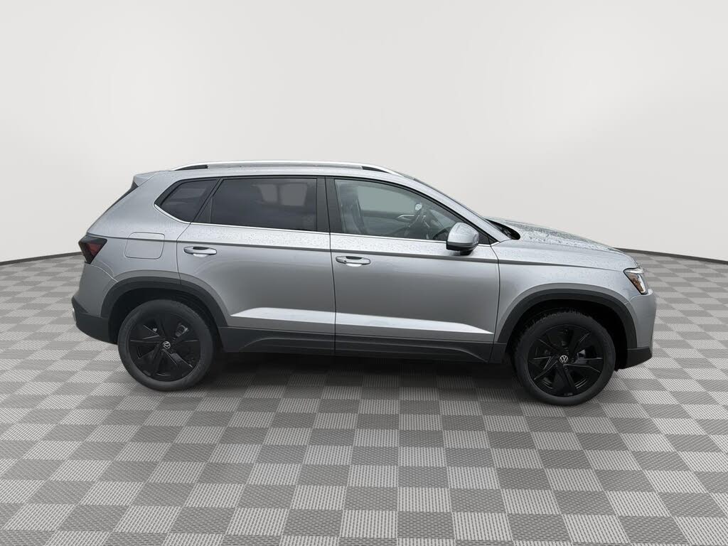 2025 Volkswagen Taos SE FWD