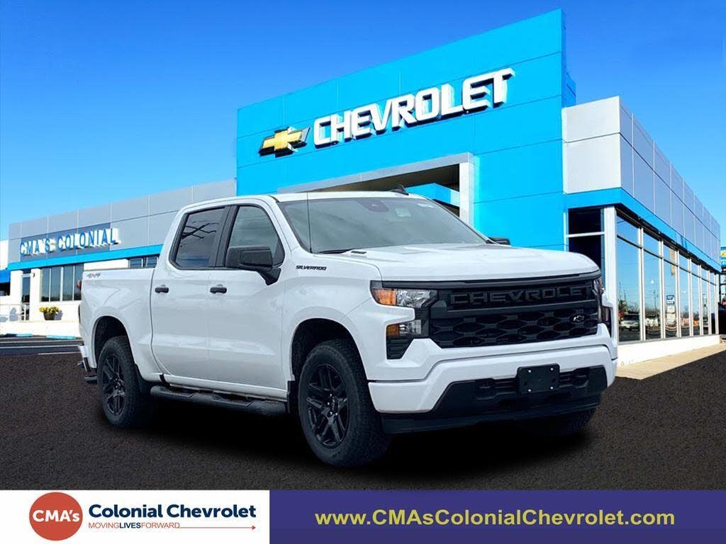 2026 Chevrolet Silverado 1500 Custom Crew Cab 4WD