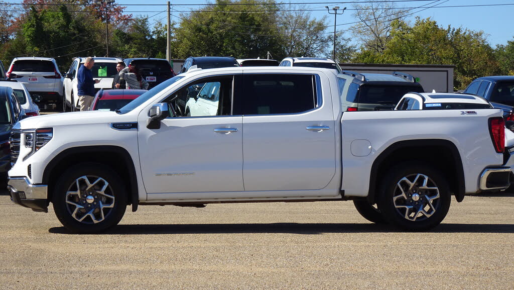 2023 GMC Sierra 1500 SLT Crew Cab 4WD