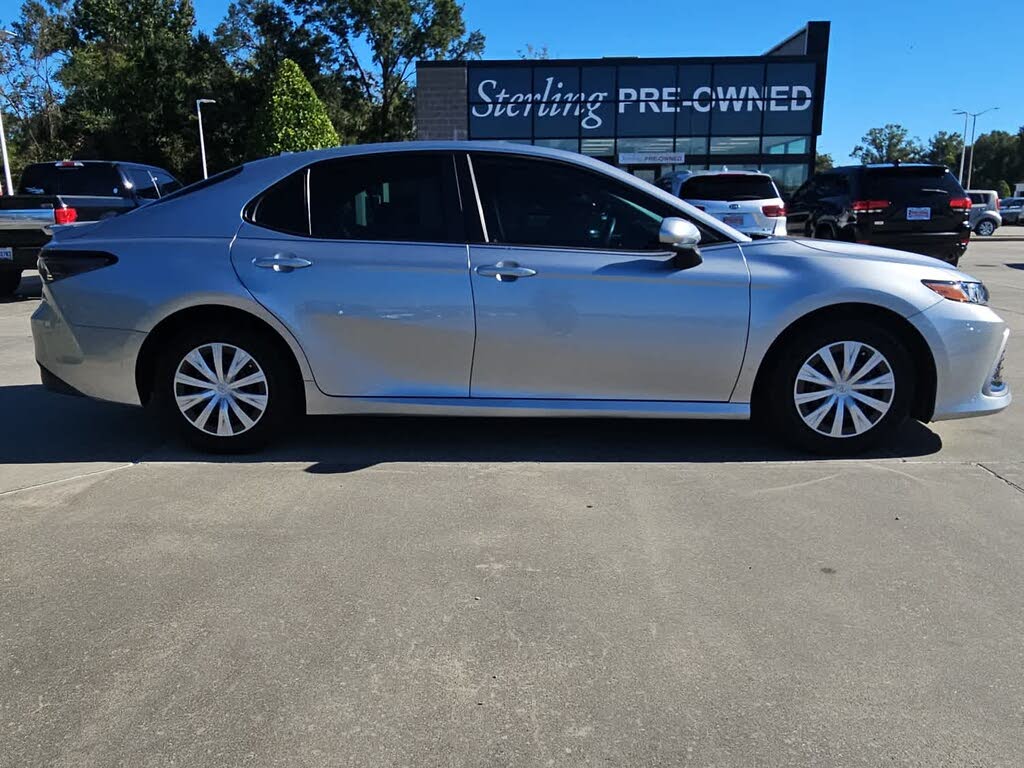 2022 Toyota Camry Hybrid LE FWD
