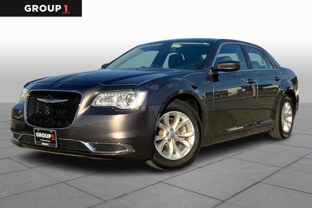 2021 Chrysler 300 Touring RWD