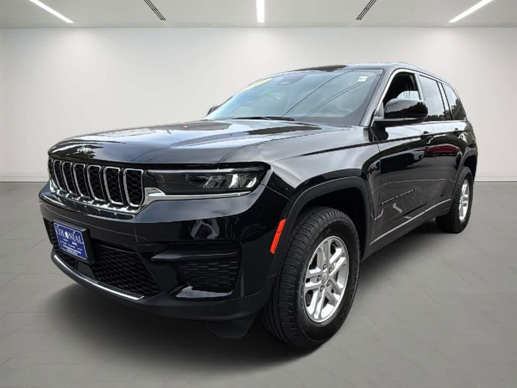 2023 Jeep Grand Cherokee Laredo 4WD