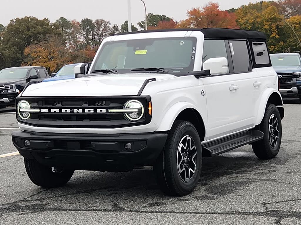 2025 Ford Bronco Outer Banks 4-Door 4WD