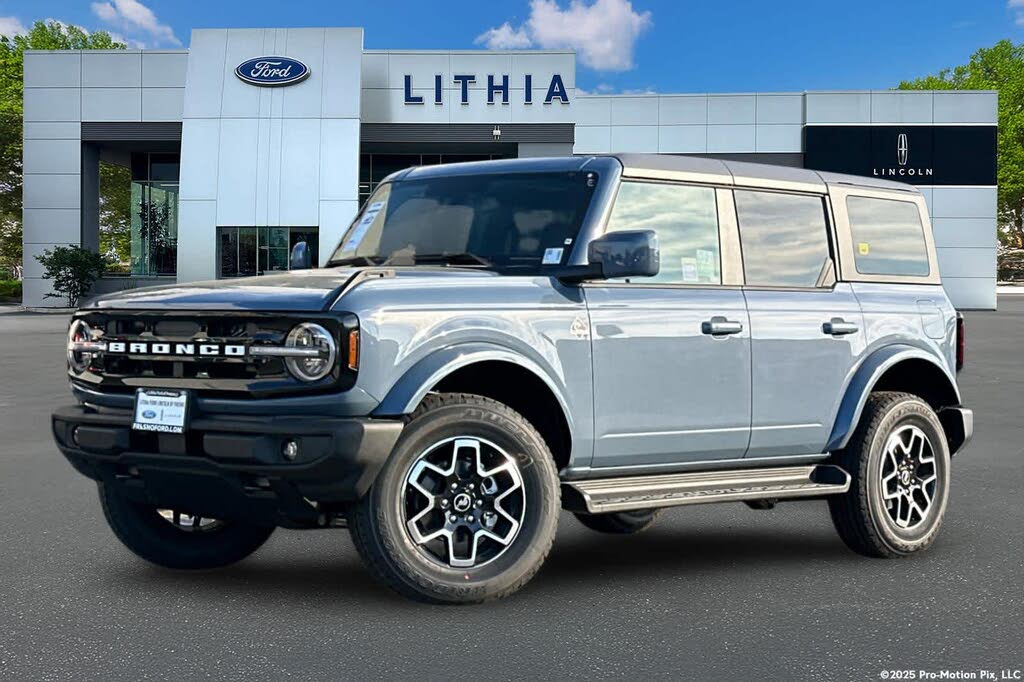 2025 Ford Bronco Outer Banks 4-Door 4WD