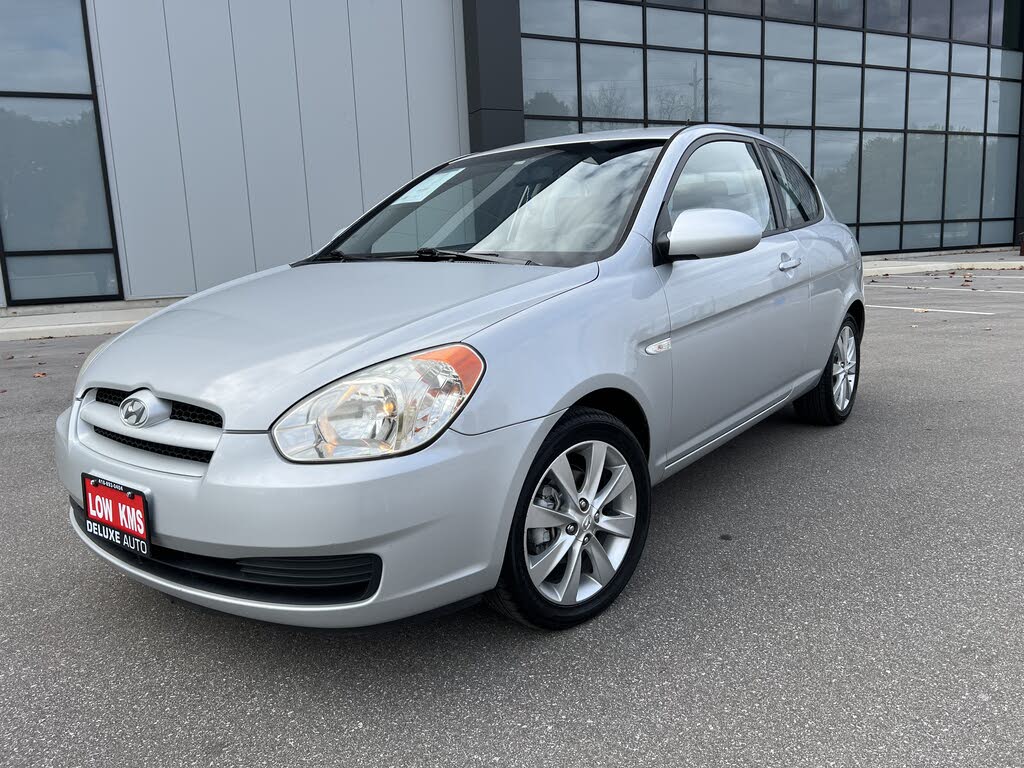2008 Hyundai Accent SE 2-Door Hatchback FWD