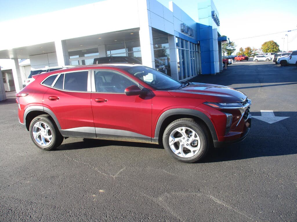 2024 Chevrolet Trax LS FWD