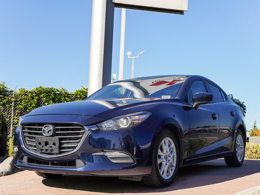 2018 Mazda MAZDA3 SE