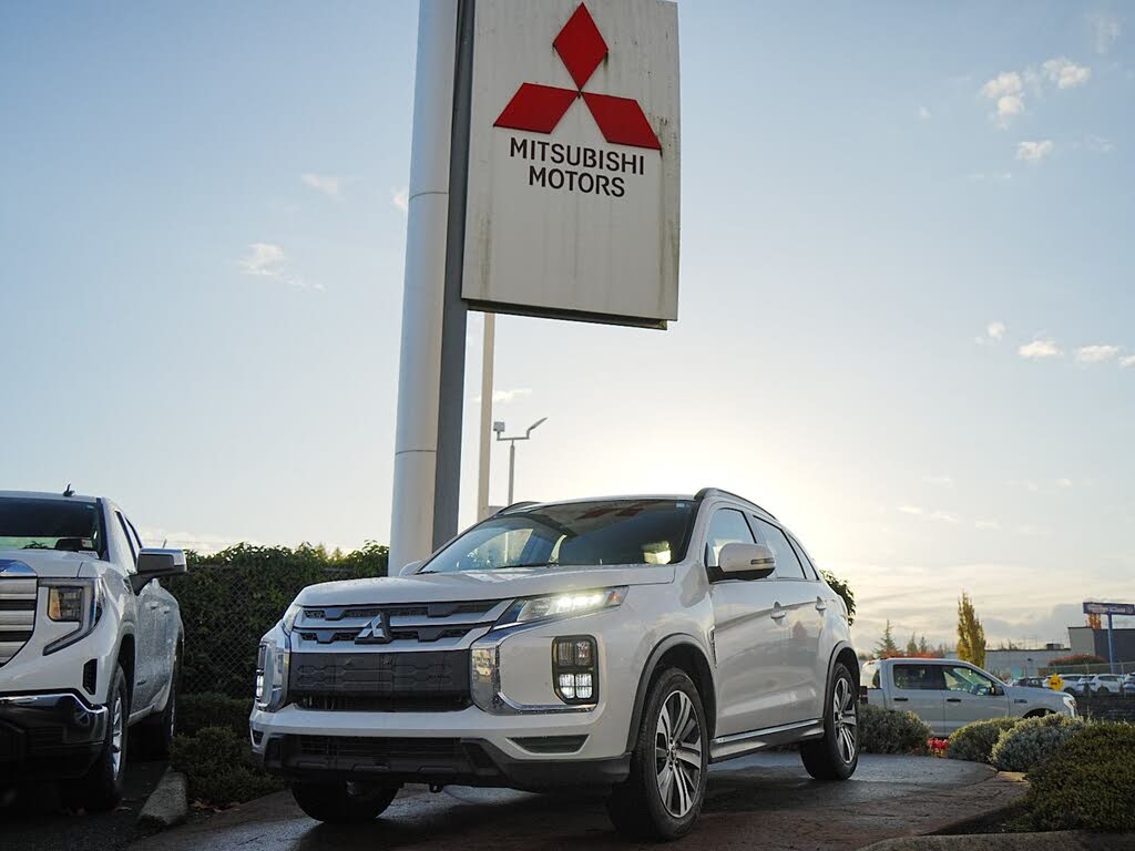 2023 Mitsubishi RVR SEL AWC