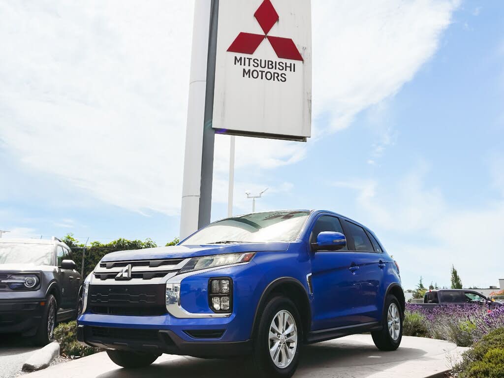2023 Mitsubishi RVR ES FWD